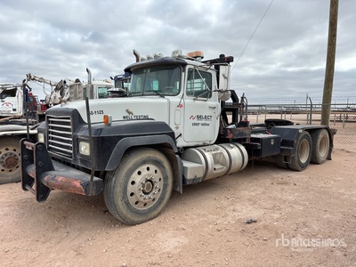 2004 Mack RD688S 6x4 Camion cabrestante