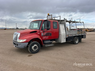 2003 International 4300 4x2 Extended Cab Flatbed Truck