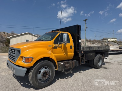 2002 Ford F-750 XL 4x2 Platte vrachtwagen