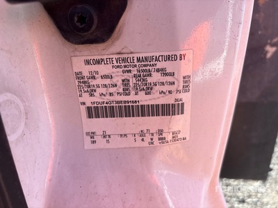 2011 Ford F-450 4x2 Flatbed Truck