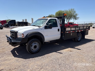 2005 Ford F-450 4x2 Flatbed Truck