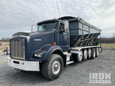 2005 Kenworth T800 Stone Spreader Truck