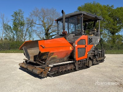 2014 Volvo P7820C Track Finisseur Sur Chenilles راصف الأسفلت