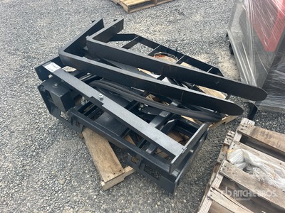 2025 ARTEER RPT-42L 48 in Rotating Hydraulic Fourches pour Skid Steer (Unused)