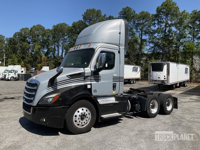 2018 Freightliner Cascadia 116 6x4 T/A Day Cab Truck Tractor
