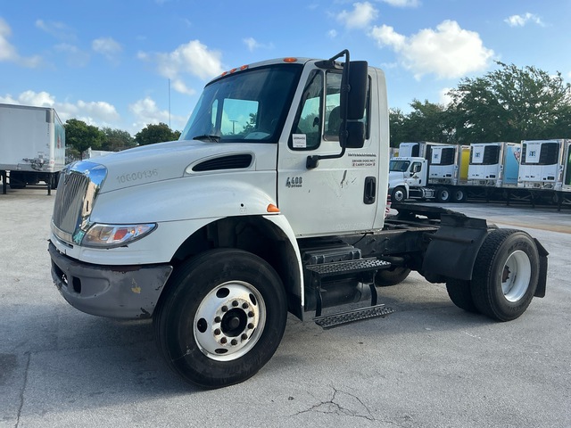 2006 International 4400 4x2 S/A Day Cab Truck Tractor