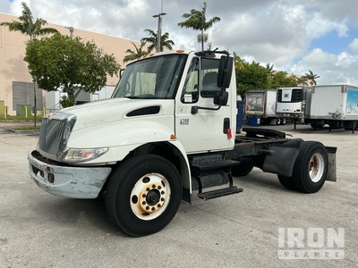 2006 International 4300 4x2 S/A Day Cab Truck Tractor