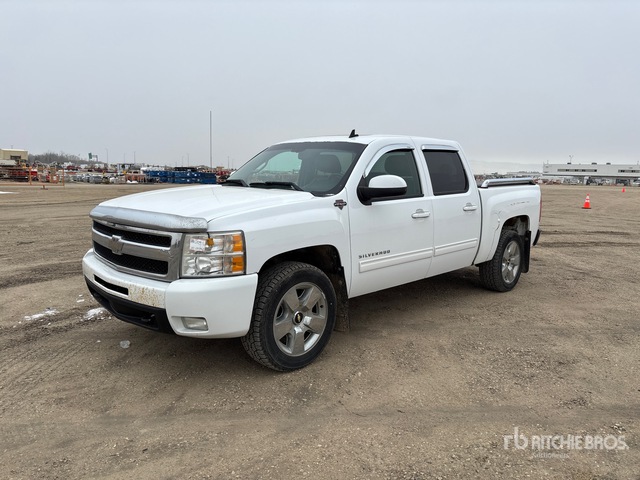 Chevrolet Silverado 1500 2011 Chevrolet Silverado 1500 Ltz 4X4 Crew Cab Pickup