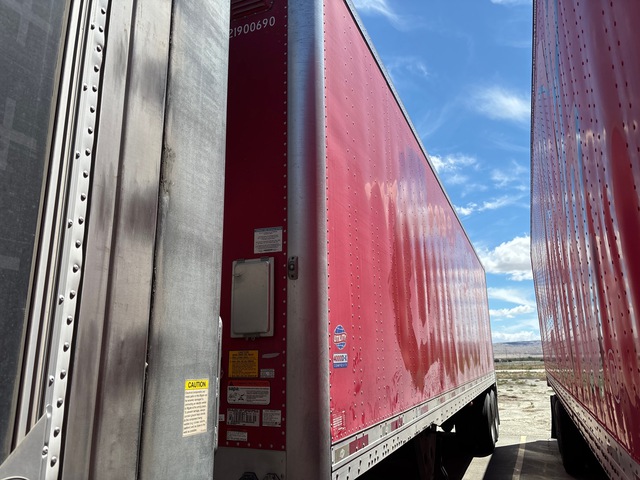 2019 Utility VS2DX 35 ft x 102 in T/A Van Trailer