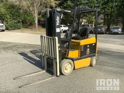 1998 Yale ERC050RFN36SE082 5000 lb Cushion Tire Montacargas