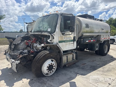 2017 Etnyre 2000 gal on 2017 Freightliner M2  106 4x2 Sealcoat Truck (Inoperable)
