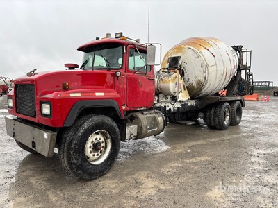 1996 Mack D690S 6x2 Mixer vrachtwagen