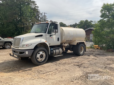 2017 Internatio W2TK 4300 International 2000 gal 4x2 Camion à eau