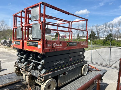 2016 Skyjack SJIII-3226C Scissor Lift