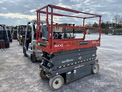 2016 Skyjack SJ III 3226 Electric Scissor Lift