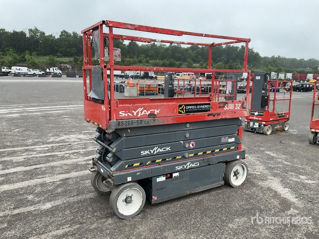2016 Skyjack SJIII-3226 Electric Scissor Lift