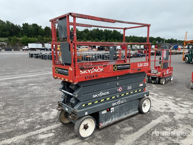 2016 Skyjack SJ III 3226 Electric Scissor Lift