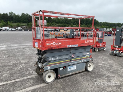 2013 Skyjack SJ III 3226 Electric Scissor Lift