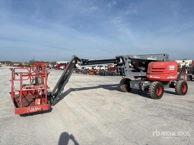 2015 Skyjack SJ63AJ 4WD Diesel Articulating Boom Lift