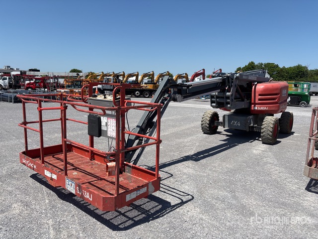 2015 Skyjack SJ63AJ 4WD Dual Fuel Articulating Boom Lift