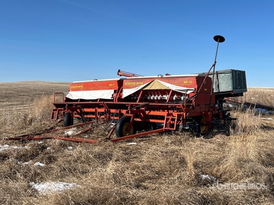 Morris SeedRite 22 ft Hoe Drill