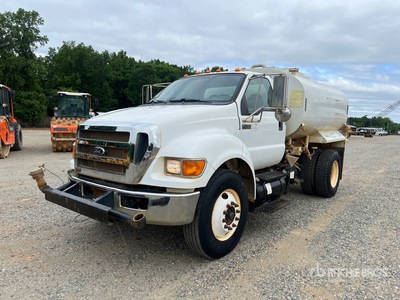 2013 Ford F-750 XL 4x2 Water Truck