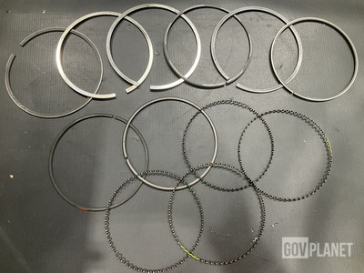 (22) Detroit Diesel 23524349 Piston Ring Sets