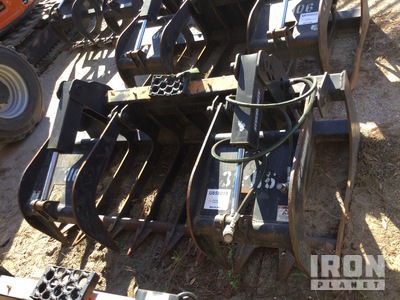 2022 Blue Diamond 106450 72 in Skeleton Skid Steer Grapple