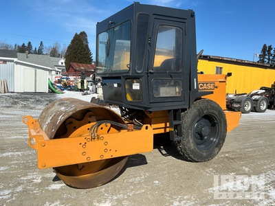 1989 Case 602 Smooth Drum Compactor