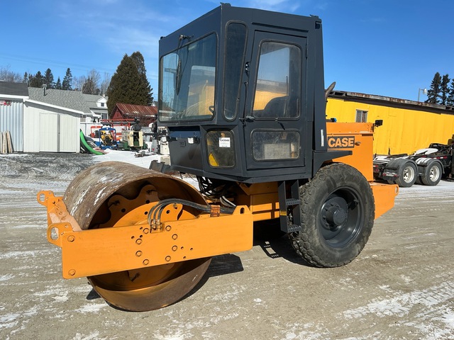 1989 Case 602 BD Smooth Drum Compactor