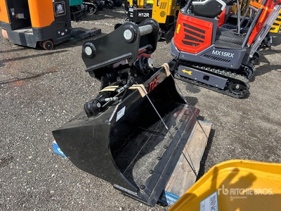 TCE 54 in Hydraulic Tilting Excavator Bucket - Fits 12-15T (Unused)