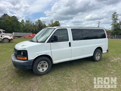2013 Chevrolet 3500 8 Passenger Van