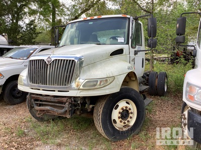 2005 International 4400 Cab and Chassis (Inoperable)