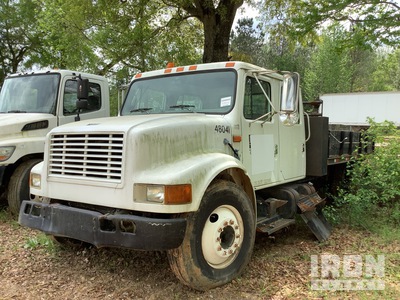 2000 International 4900 Flatbed Truck (Inoperable)