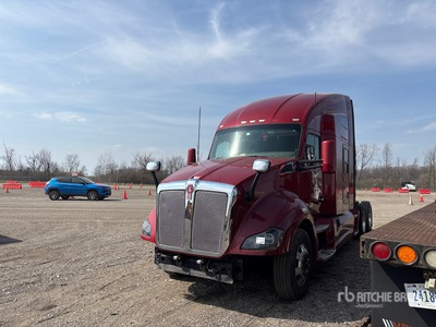2016 Kenworth T680 6x4 Cabeza Tractora Cabina Dormitorio (Inoperable)