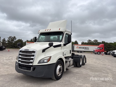 2019 Freightliner Cascadia 126 6x4 T/A Day Cab Truck Tractor