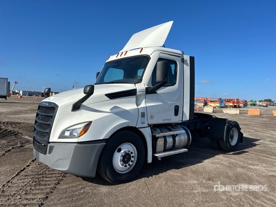2021 Freightliner Cascadia 126 4x2 S/A Day Cab Truck Tractor