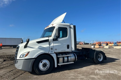 2021 Freightliner Cascadia 126 4x2 S/A Day Cab Truck Tractor