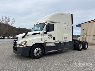 2018 Freightliner Cascadia 126 6x4 T/A Sleeper Truck Tractor