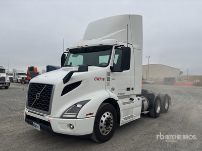2020 Volvo VNR300 6x4 T/A Day Cab Truck Tractor