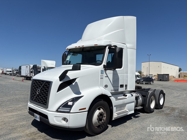 2020 Volvo VNR300 6x4 T/A Day Cab Truck Tractor
