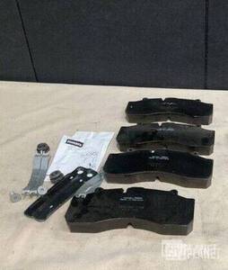 12 Sets (1 AXLE) of MRAP RCV-RG31 E75750664 DISK BRAKE SHOE SET SHIPS ON PALLET  40 X 48 X 24  250LBS