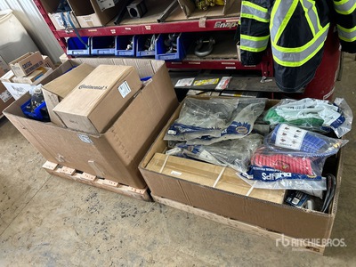 Quantity of (2) Boxes of Trailer Parts متفرقات. أجزاء المقطورة