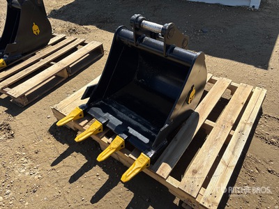 Dynamic Entities 24 in Digging Excavator Bucket - Fits Cat 307/308, Komatsu PC78/88, Deere/Hitachi 75/85, Case, New Holland, Kobelco SK80, Bobcat E80 (Unused)