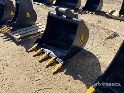 Dynamic Entities 36 in Q/C Digging Excavator Bucket - Fits Cat 307/308, Komatsu PC78/88, Deere/Hitachi 75/85, Case, New Holland, Kobelco SK80, Bobcat E80 (Unused)
