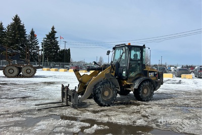 2010 Cat 908H Pala gommata