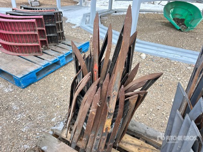 Quantity of (38) Crop Lifters