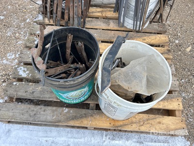 Quantity of Crop lifters