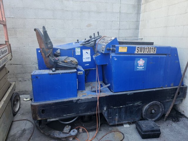 2001 American-Lincoln 505-230 Floor Scrubber