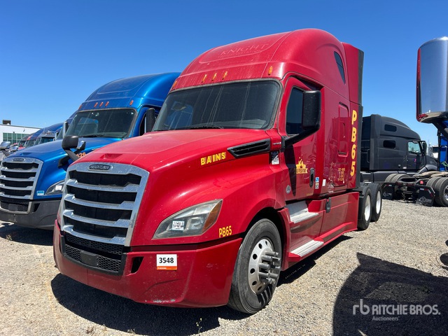 2019 Freightliner Cascadia 126 6x4 T/A Sleeper Truck Tractor